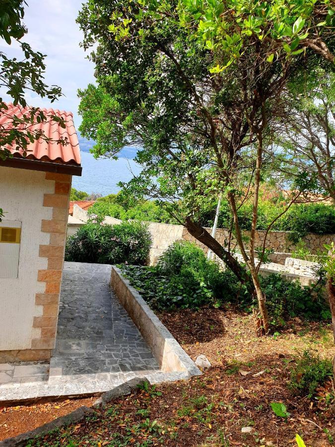 Beach House Splitska Exterior foto